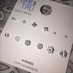 2/$5 Stud earrings